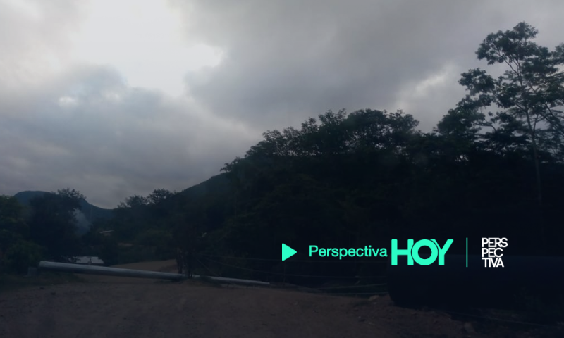 Derriban postes de línea de transmisión eléctrica en Ixquisis