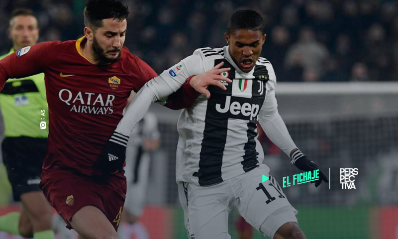 El Manchester United busca fichar a Douglas Costa