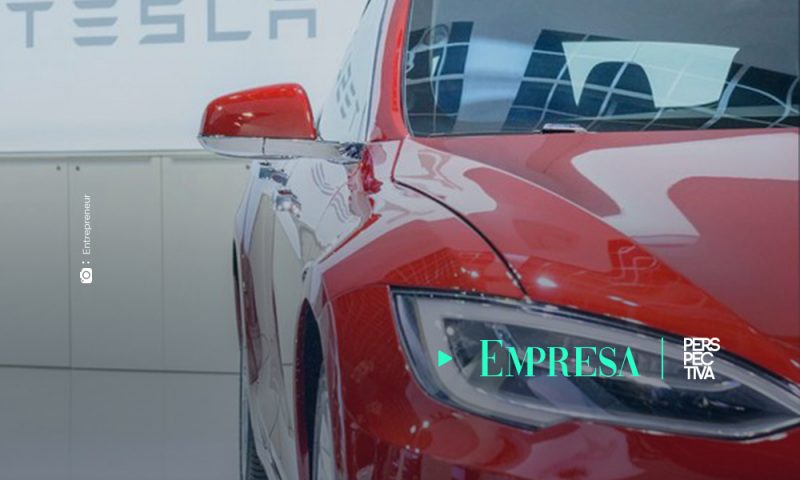 Tesla elevará el precio de su auto con piloto automático