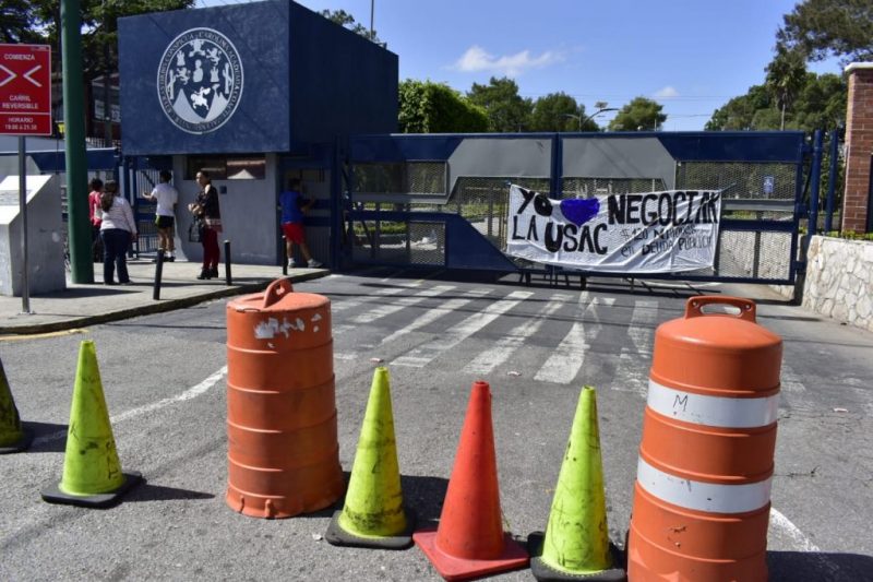 Estudiantes toman el campus central de la USAC