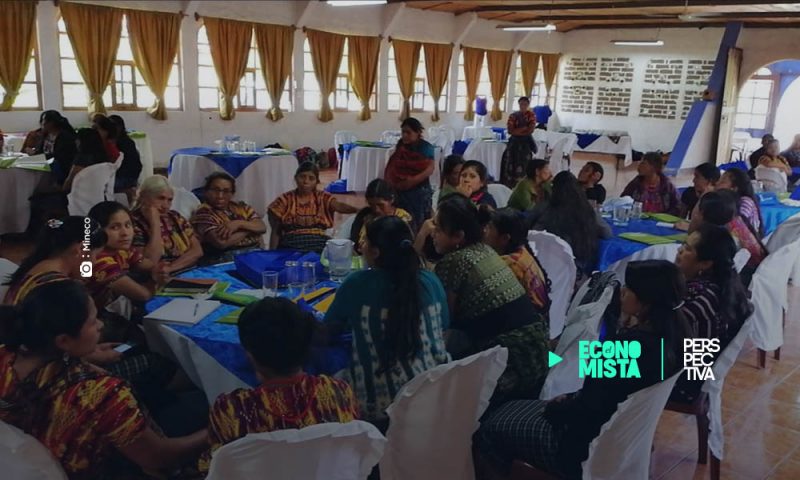Mujeres kaqchikeles reciben capacitación sobre empoderamiento económico