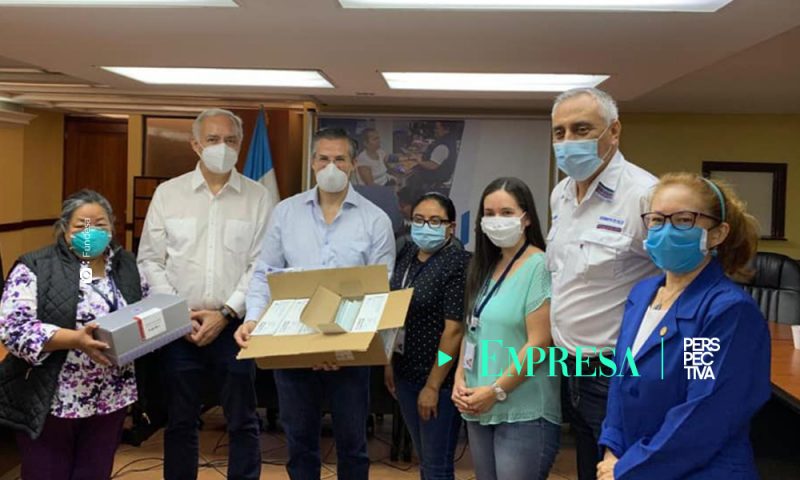 Fundesa hace entrega de pruebas para coronavirus