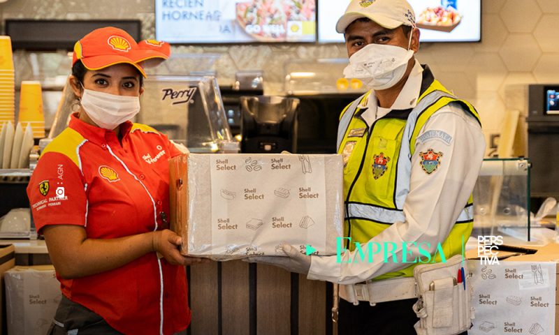 Shell Select dona alimentos a familias afectadas por el Coronavirus