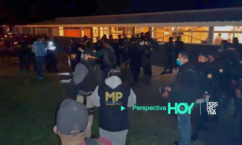 Detienen a policías implicados en red de contrabando