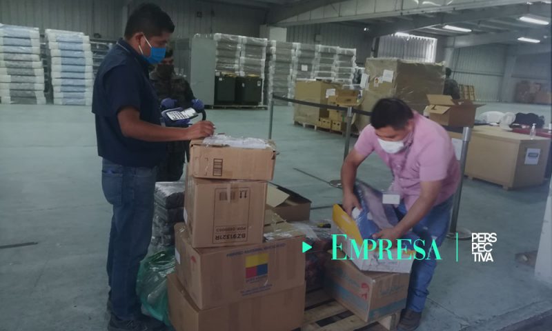 Donan café especial al personal médico de hospital temporal