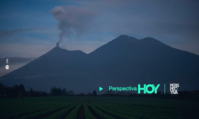 Vecinos escuchan retumbos de los volcanes y la incandescencia es visible por las noches