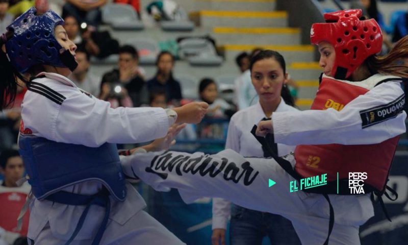 Karatekas adolescentes compiten en torneo virtual
