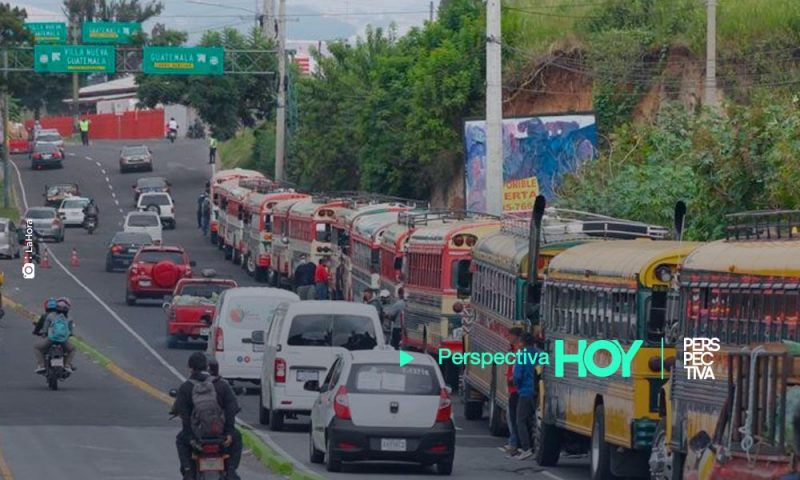 Centenar de transportistas protestan por cierre de terminal del CENMA