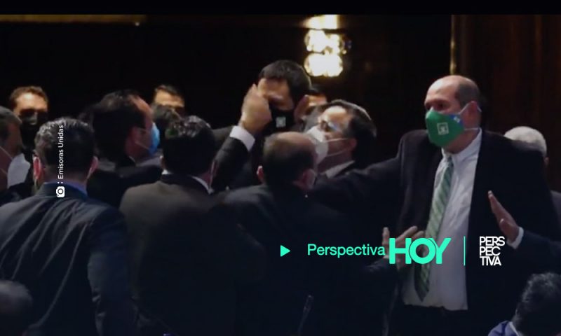 Se desata trifulca en el Teatro Nacional