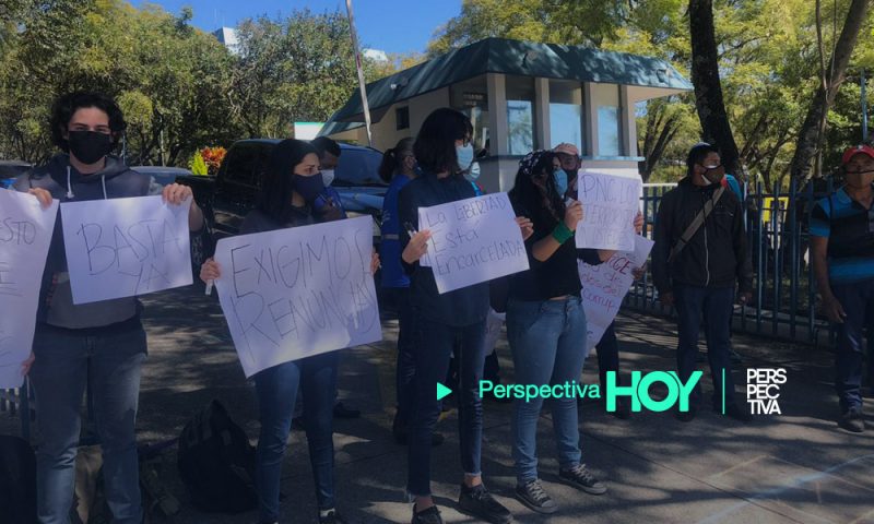 Continúan protestas contra diputados