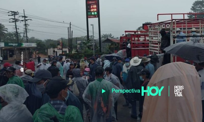 Reportan bloqueos en Morales, Izabal