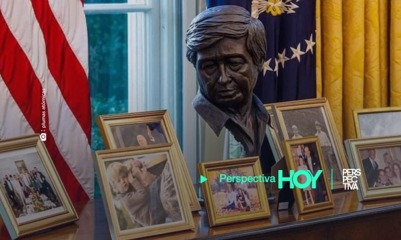 Busto de César Chávez ocupa un lugar privilegiado en la oficina de Biden