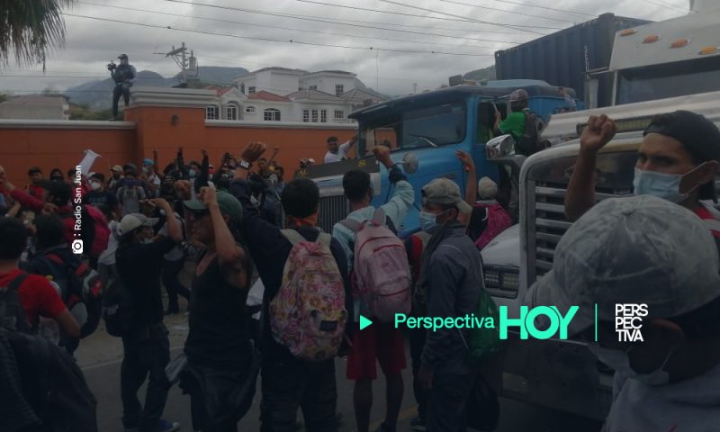 Migrantes atacan a fuerzas de seguridad en Vado Hondo, Chiquimula
