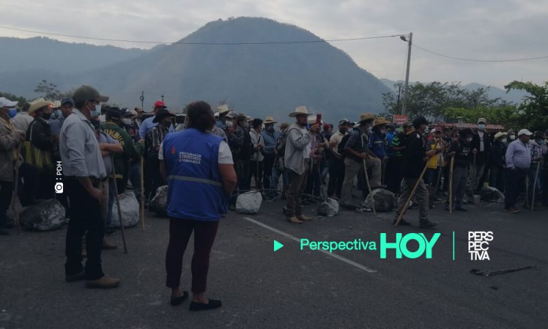Veteranos militares realizan bloqueos en carreteras