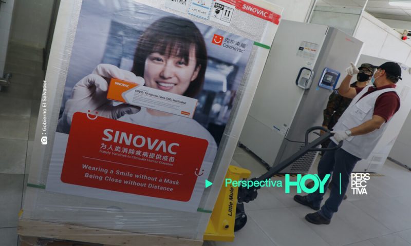 El Salvador recibe 500 mil dosis de vacuna Sinovac de China