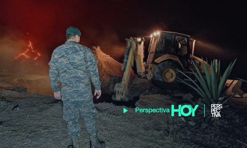 Ejército continúa labor para desviar flujo de lava del Pacaya