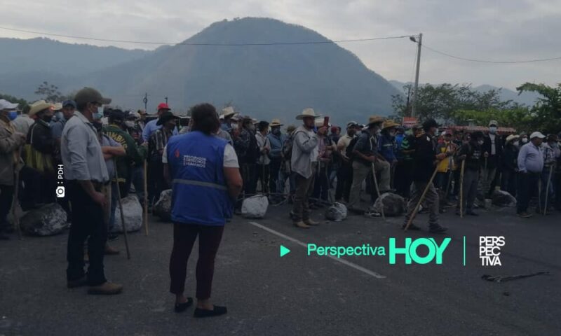 Militares veteranos realizan bloqueos en distintos puntos del país