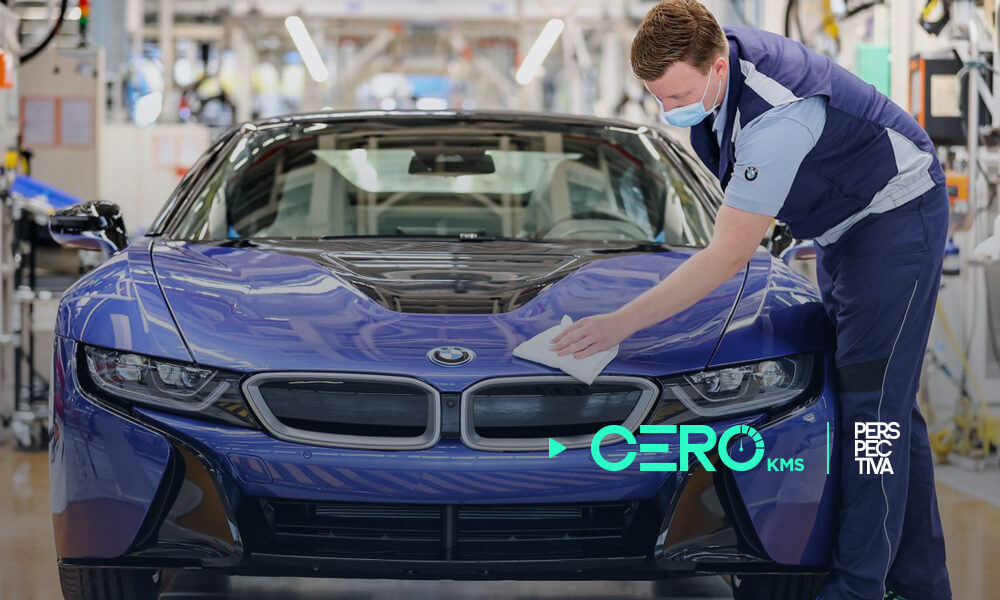 BMW interrumpe su producción por falta de chips en Ratisbona