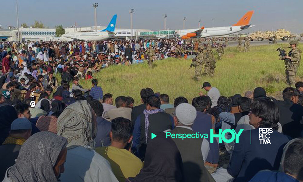 Afganistán: más de 10,000 personas esperan en el aeropuerto de Kabul