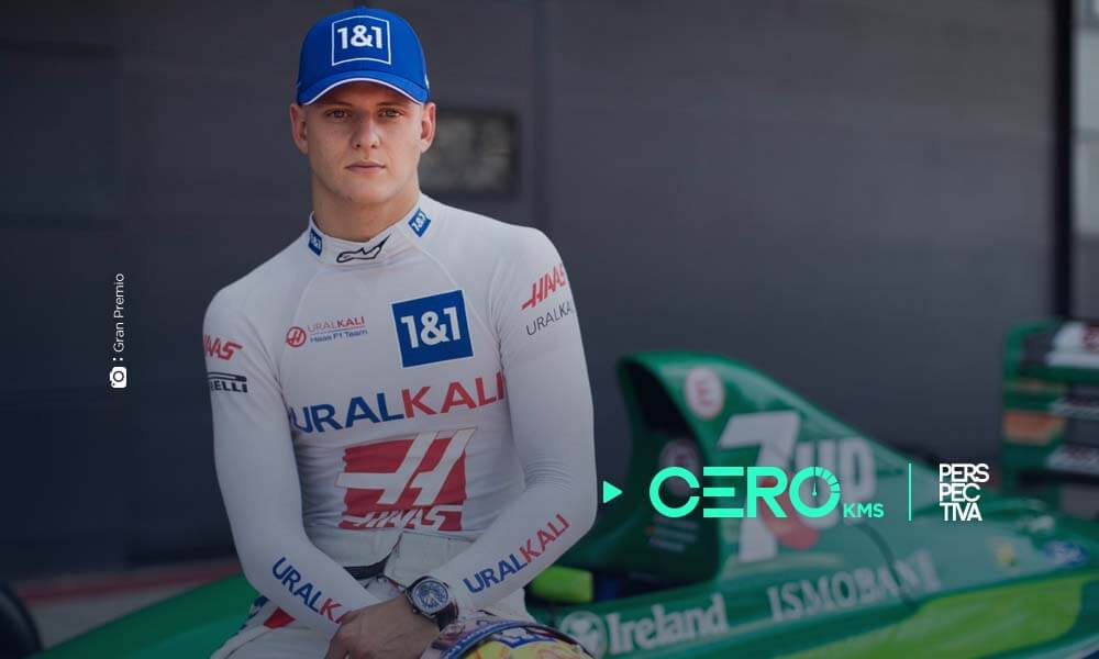 El debut de Mick Schumacher en Spa, 30 años después del de su padre Por Thomas Wolfer (dpa) Spa-Francorchamps (Bélgica), 27 ago (dpa) - Mick Schumacher ya pudo sentirse una vez como su padre en el legendario circuito de Spa-Francorchamps, cuando hace cuatro años dio una vuelta al volante del Benetton con el que Michael se coronó por primera vez campeón del mundo de Fórmula 1.