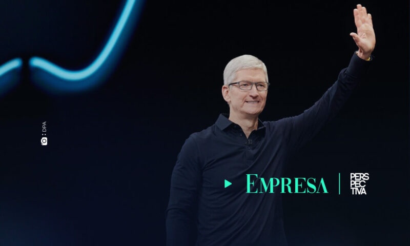 Tim Cook cumple una década al frente de Apple