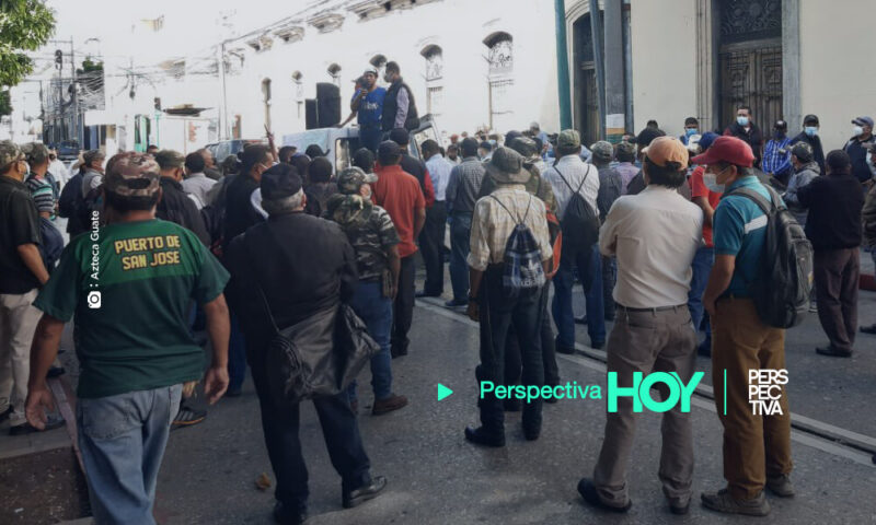 Tercer día de bloqueos: militares veteranos paralizan principales rutas del país