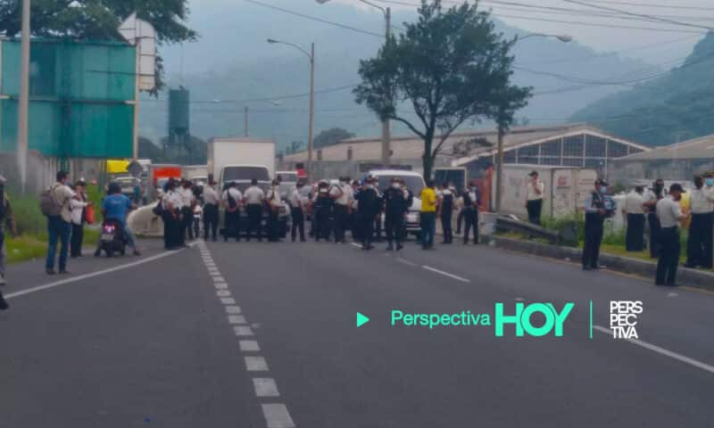 Reportan bloqueos en varios puntos del país