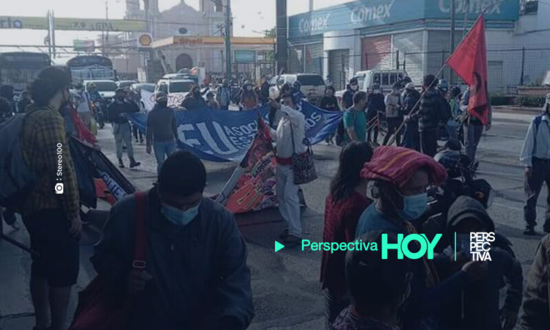 vendedores de la terminal enfrentan a manifestantes