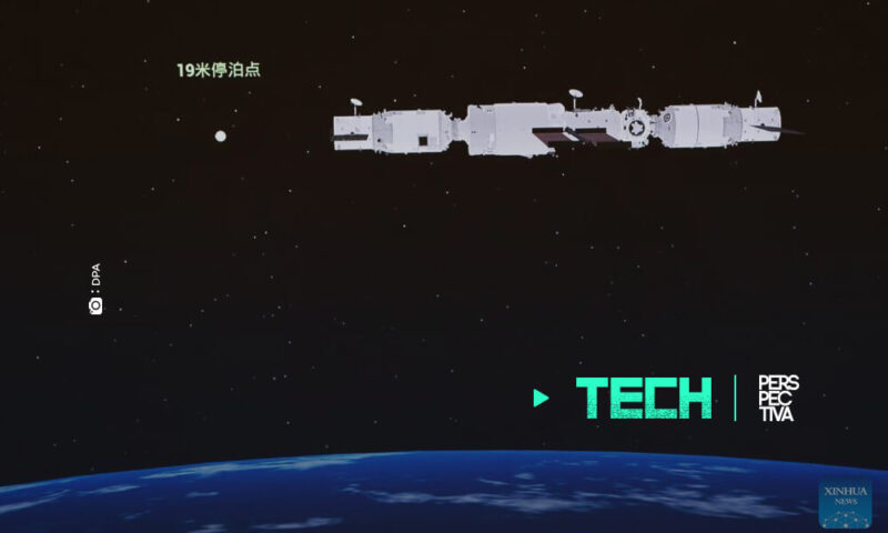 China acopla un nuevo carguero en su estación espacial