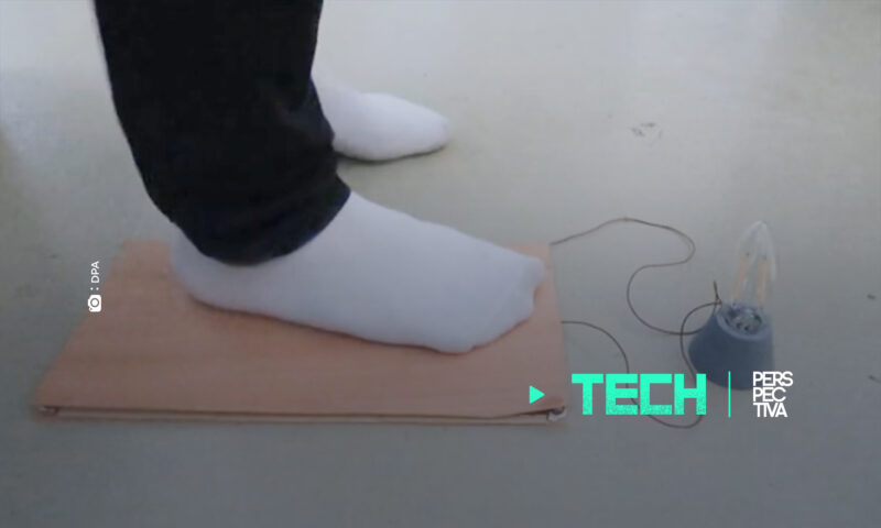 Dispositivo permite generar energía pisando sobre suelos de madera