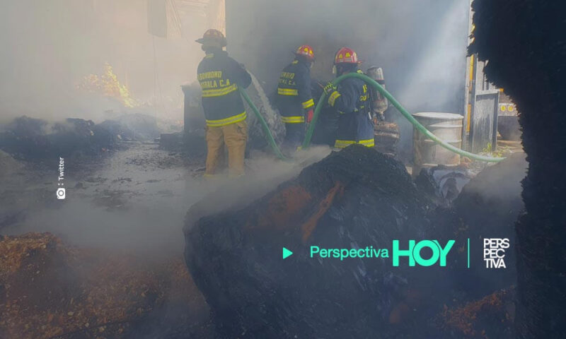Incendio destruye cohetería en San Raymundo