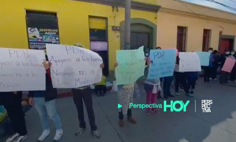 Trabajadores mineros protestan frente a PDH