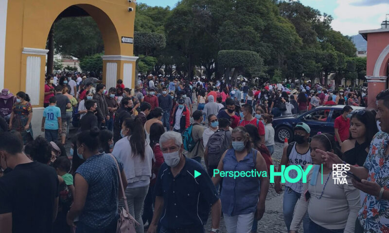 Miles de guatemaltecos visitaron el Festival de las Flores en Antigua Guatemala