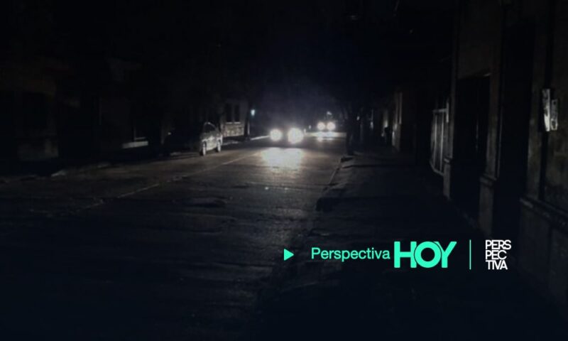 Apagones y derrumbes tras sismo de 6.8 grados