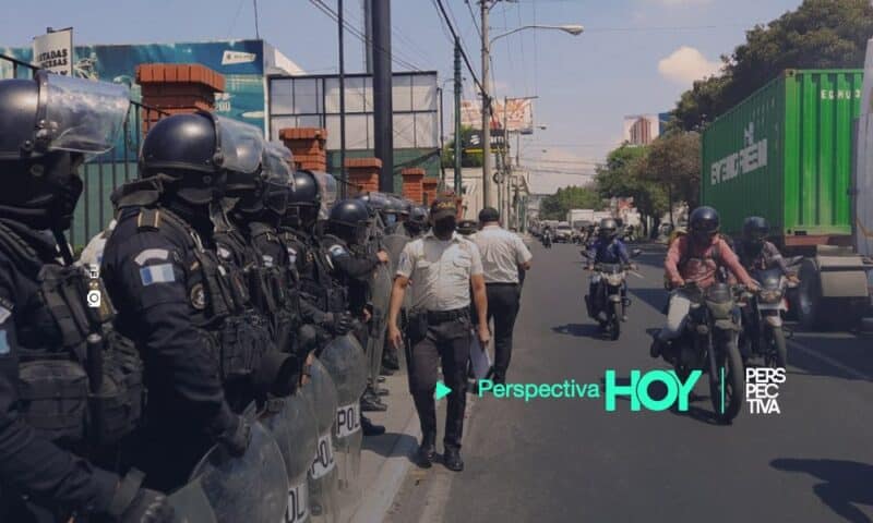 Realizan bloqueos por incremento de precios en los combustibles