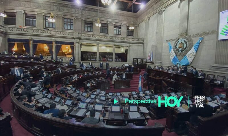 El Congreso cede a protesta de los 48 cantones y ofrece revisar iniciativa polémica