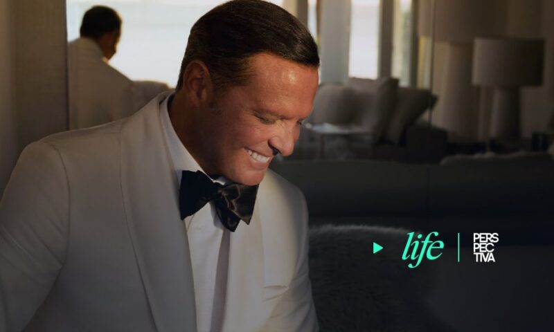 Luis Miguel reaparece y sorprende a sus fanáticos