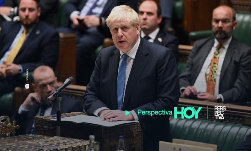 dimitía como líder del partido conservador británico, cediendo a las peticiones de sus colegas ministeriales y de los legisladores de su formación.