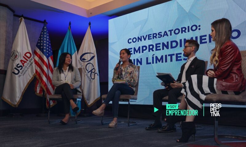 Jóvenes emprendedores participan en el “Festival de Innovación y Juventud”