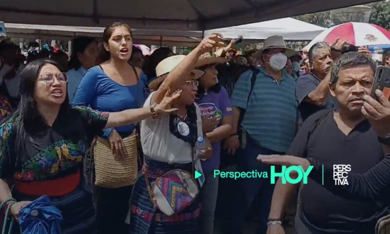 Grupo de mujeres expulsa a exmilitares del Parque Central