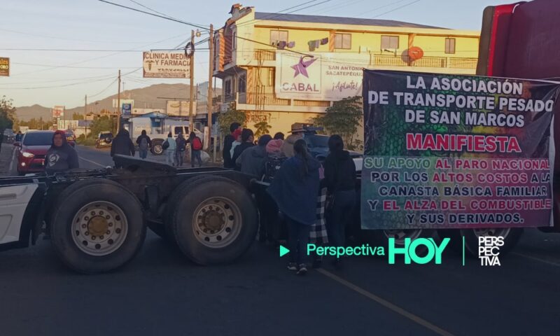 Transportistas realizan bloqueos