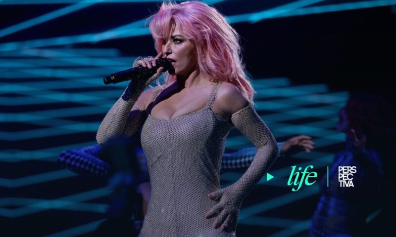 Shania Twain sorprende con mensajes de empoderamiento en los People´s Choice Awards 2022