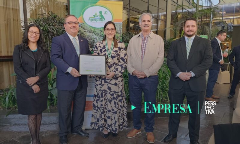 Grepalma recibe condecoración