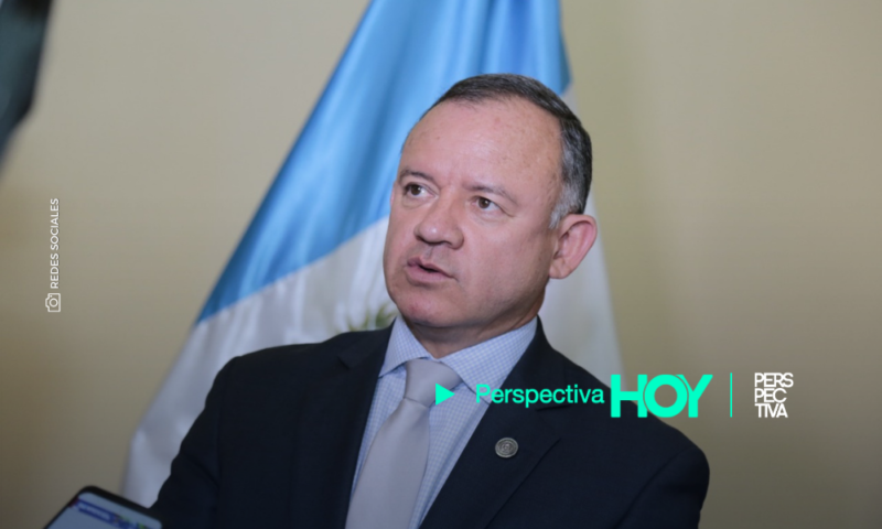 Giammattei acepta la renuncia de D. Napoleón Barrientos como titular del Mingob