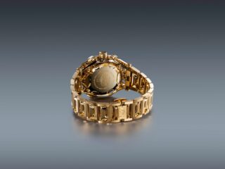 pieza-unica-el-G-D001-Un-reloj-de-oro-2