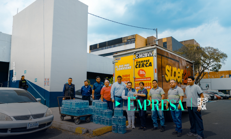 Fundación Castillo Córdova y Agua Pura Salvavidas realizan donación al H.S.J.D.