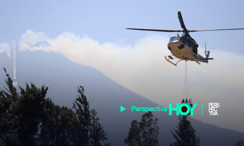 Declaran alerta naranja por incendio forestal que afecta al Volcán de Agua