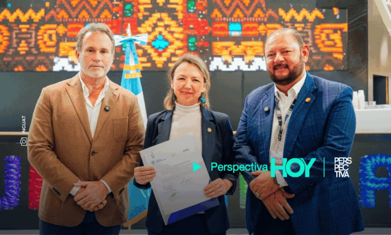 Firman el “Pacto por un Atitlán Transparente” en FITUR para proteger el lago