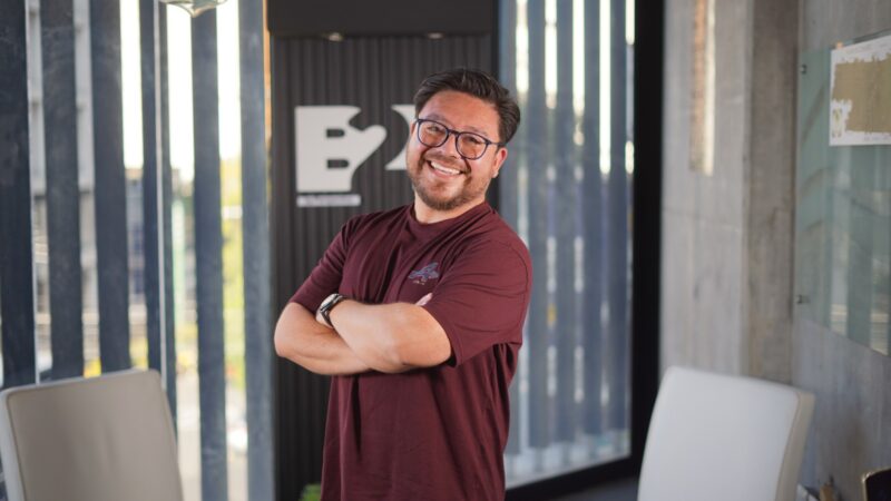 Oscar Barneoned: Resilencia y Compromiso De Reinventarse A Través De Una Vocación