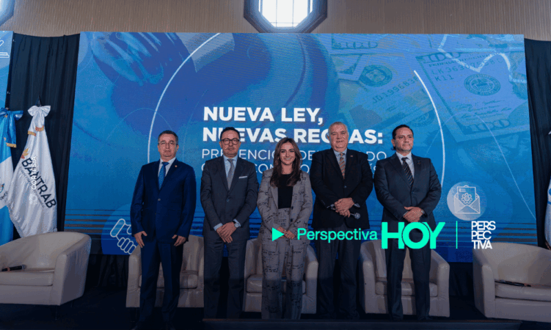 Profesionales y líderes empresariales durante el seminario 'Nueva Ley, Nuevas Reglas: Prevención del Lavado como Compromiso País' en Ciudad Cayalá.